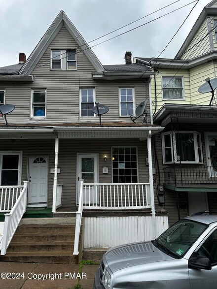 211 E Saylor St, Mount Carmel, PA 17851