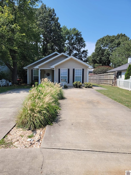 2627 Fairmont St, Paducah, KY 42003