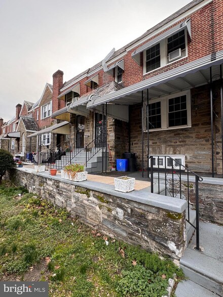 6224 N Smedley St, Philadelphia, PA 19141