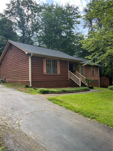 5061 Hutchins St, Winston Salem, NC 27106