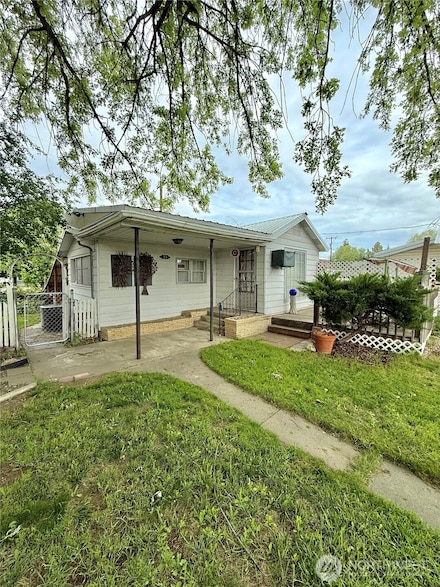 318 Birch St S, Omak, WA 98841