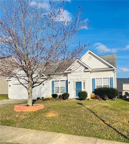 3661 Village Springs Dr, High Point, NC 27265