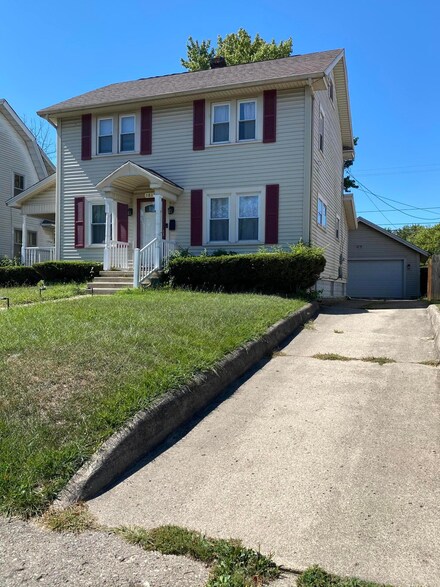 1811 S Center Blvd, Springfield, OH 45506