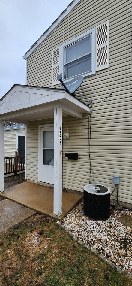 180 Betty Ct Unit B, Bartlett, IL 60103