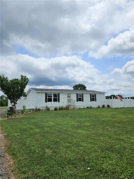 145 Boomerang Rd, Harrisville, PA 16038