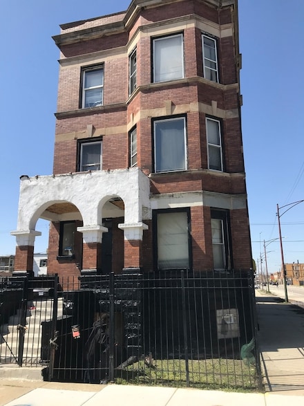 1600 S Saint Louis Ave, Chicago, IL 60623