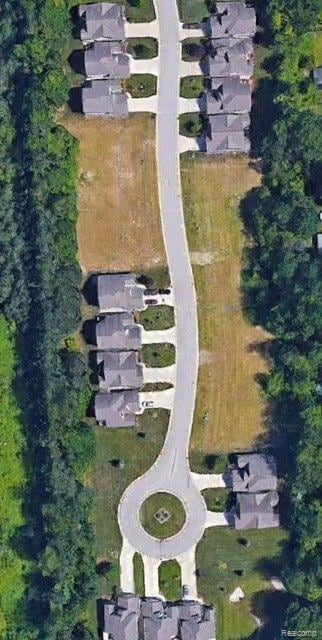 3101 Aberdeen Ct, Port Huron Charter Township, MI 48060