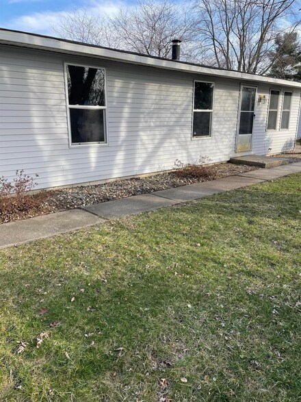 9801 N 490 E, Demotte, IN 46310
