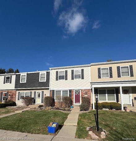 1030 Larson Ct, Rochester Hills, MI 48307