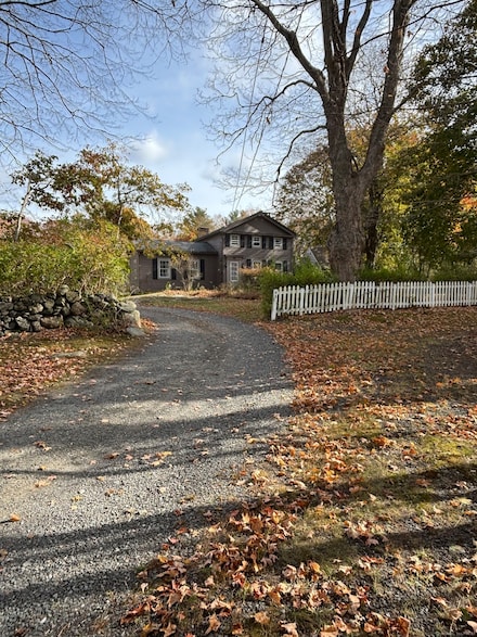 95 Buttonball Rd, Old Lyme, CT 06371