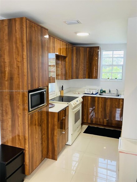 227 NW 34th St Unit 3, Miami, FL 33127