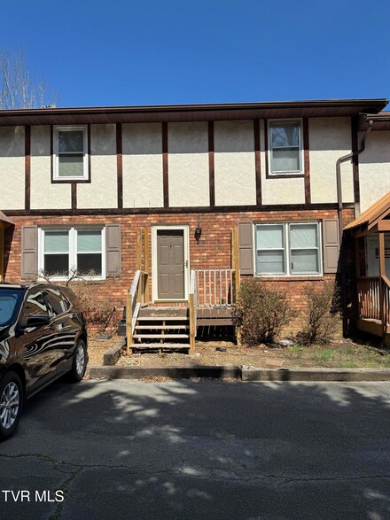 2915 Chestnut Ln Unit 8, Johnson City, TN 37601
