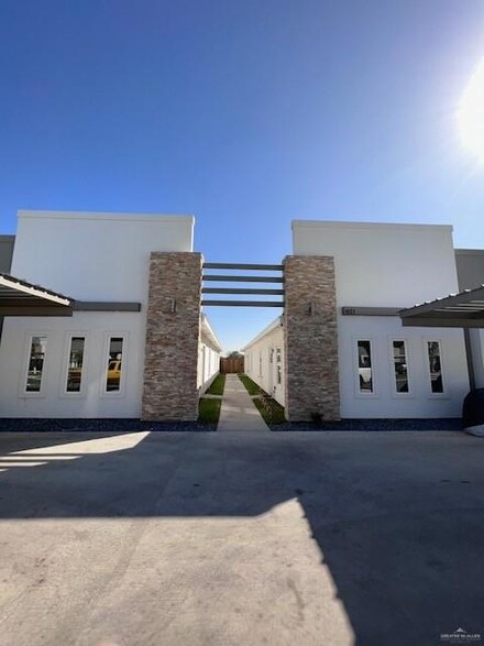 401 Rafael Dr, San Juan, TX 78589