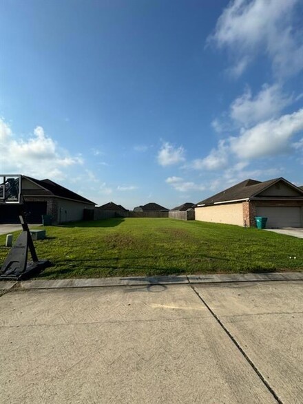 2621 Sea Shore Dr, Marrero, LA 70072