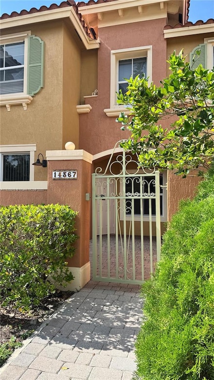 14367 SW 10th St Unit 2302, Pembroke Pines, FL 33027