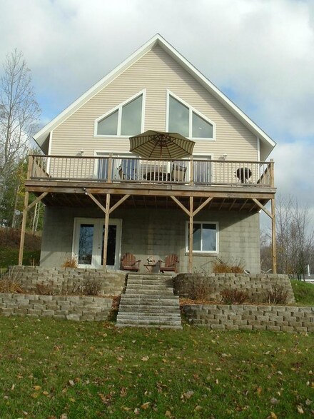 15612 Lakeview Dr, Wolverine, MI 49799