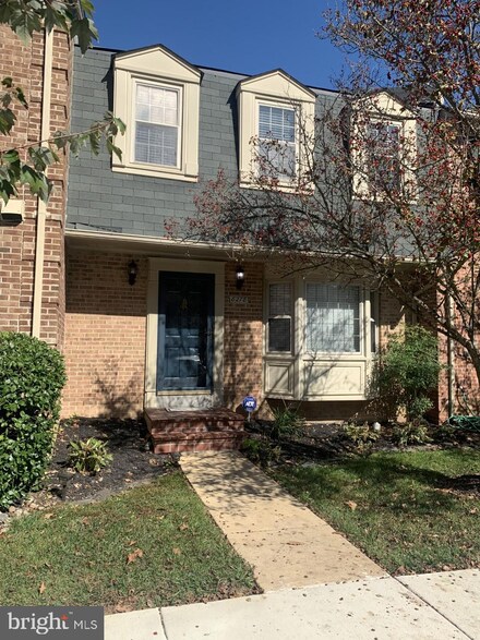 8278 Clifton Farm Ct, Alexandria, VA 22306