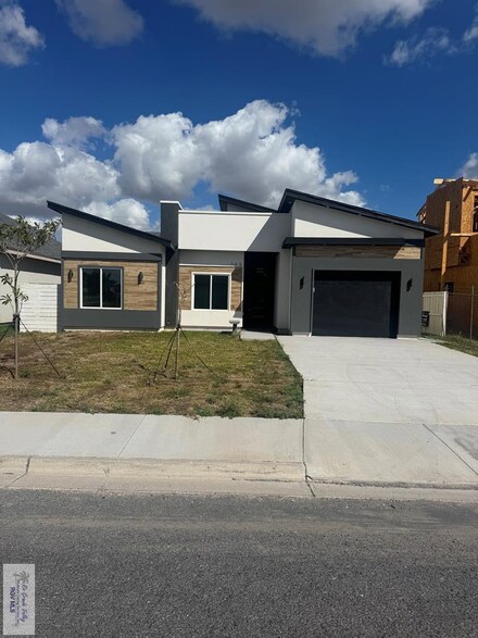 165 E Cameo Dr, San Benito, TX 78586