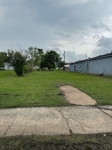 1110 Gulfway Dr, Port Arthur, TX 77640