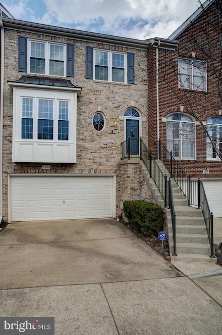 9408 Regency Crest Dr, Vienna, VA 22181