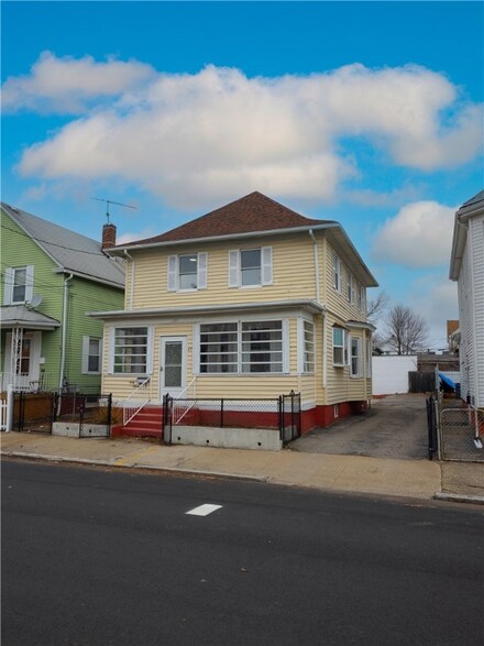 67 Elmdale Ave, Providence, RI 02909