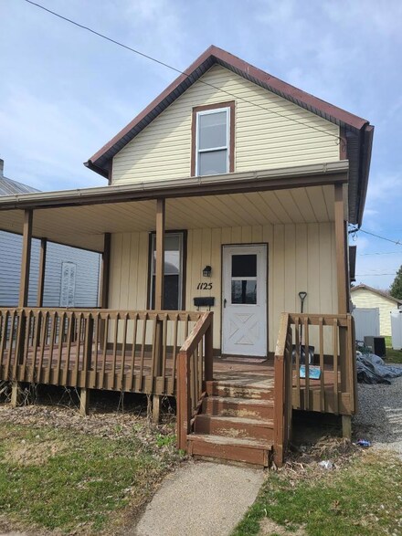 1125 Dean St, Bucyrus, OH 44820