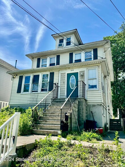 270 Gordon St, Staten Island, NY 10304