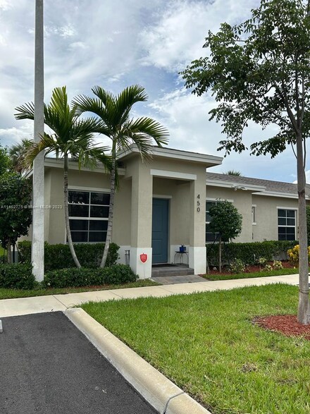 450 NE 4th Ave, Florida City, FL 33034