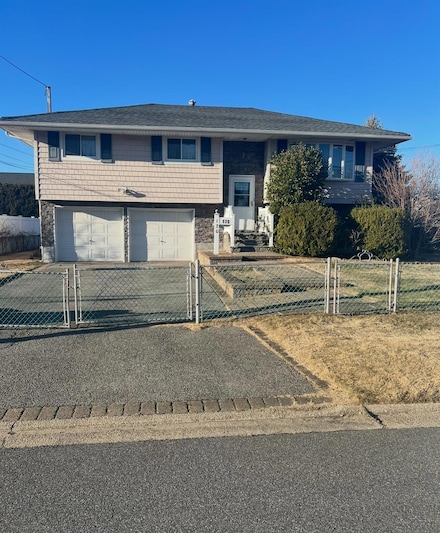 170 11th St, West Babylon, NY 11704