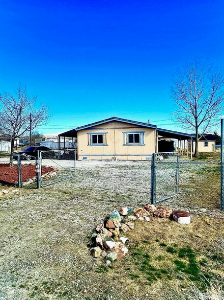 5810 Pearl Dr, Sun Valley, NV 89433