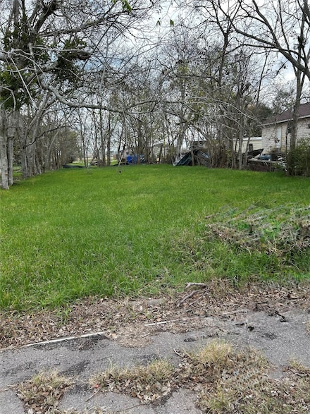 209 Moutray Ave, Wharton, TX 77488