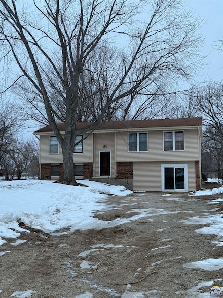 4520 NW Westgate Rd, Topeka, KS 66618