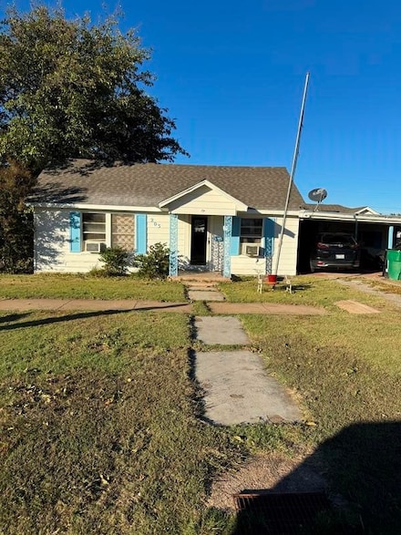 203 E 9th St, Quanah, TX 79252
