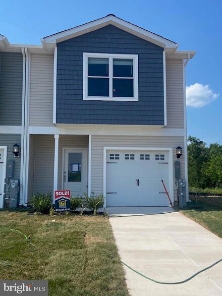 8161 Bartholomew Ct, Baltimore, MD 21206