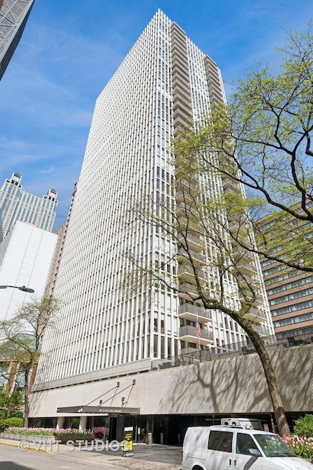 200 E Delaware Place Unit 17B, Chicago, IL 60611