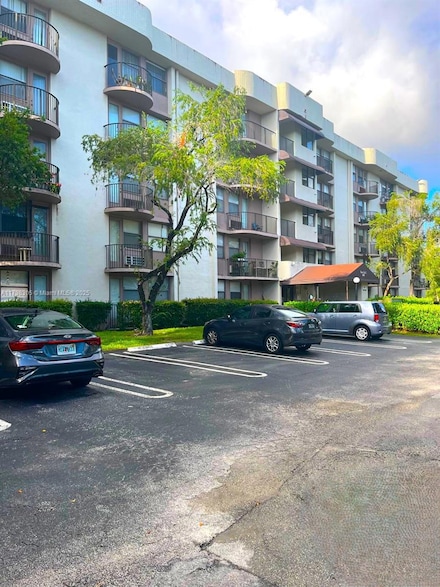 2701 Riverside Dr Unit 203B, Coral Springs, FL 33065