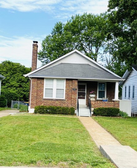 2541 Bremerton Rd, Saint Louis, MO 63144
