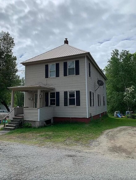 23 Searles St, Livermore Falls, ME 04254