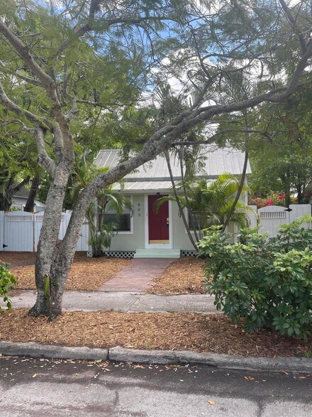 803 Citrus Ave, Fort Pierce, FL 34950
