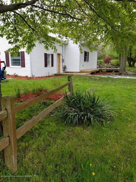 2034 Wayne St, Lansing, MI 48910