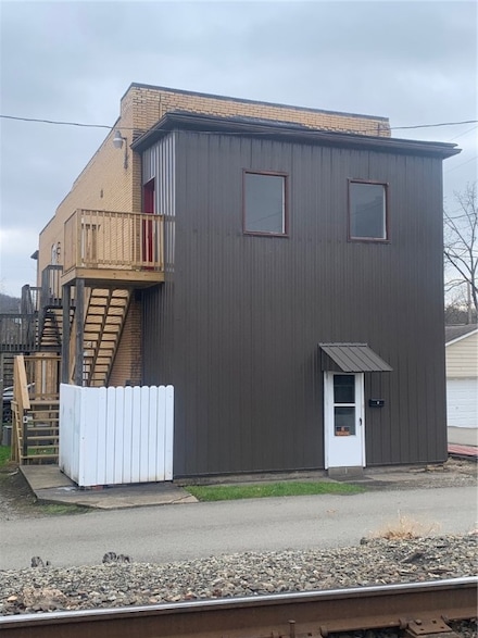 319 Kennedy Ave, East Vandergrift, PA 15629