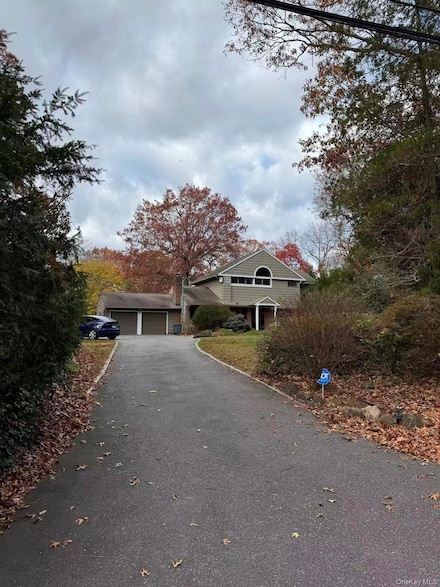 4 Norgate Rd, Glen Head, NY 11545