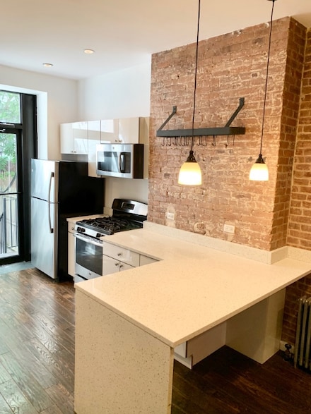 318 E 90th St Unit 1W, New York, NY 10128