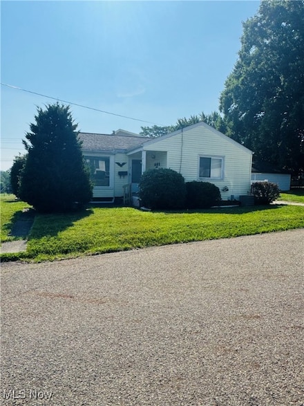 1602 Colonial Blvd NE, Canton, OH 44714