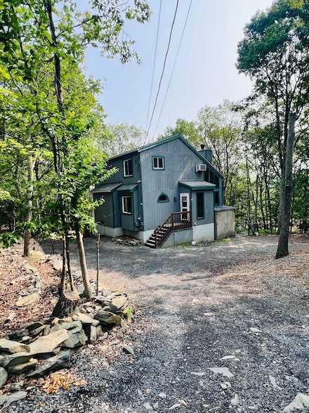 120 Totteridge Rd, Bushkill, PA 18324