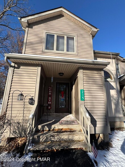 215 Northslope II Rd, East Stroudsburg, PA 18302