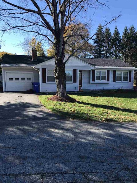 82 Winter St, Northfield, VT 05663