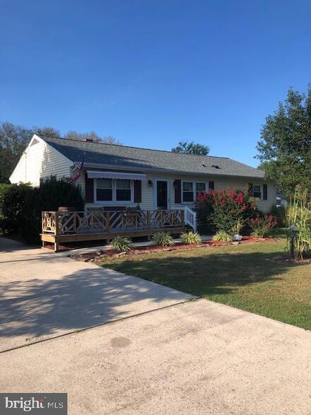 125 Lewis Dr, Laurel, DE 19956