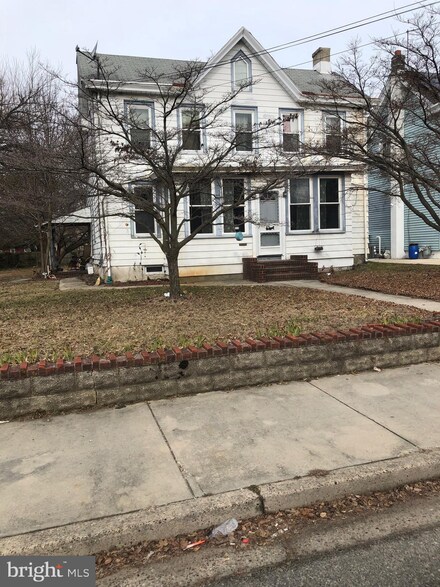 182 S Broad St, Penns Grove, NJ 08069