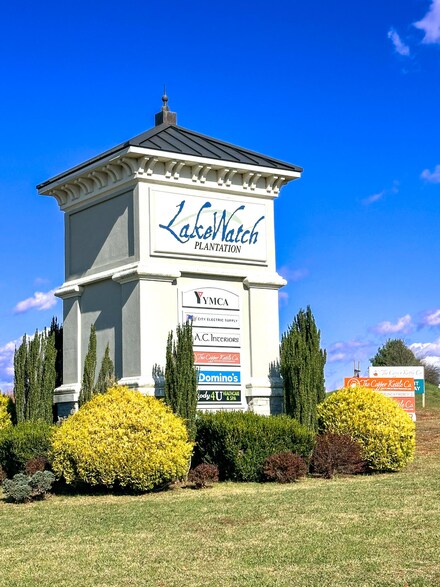 90 Carriage Homes Dr, Westlake Corner, VA 24121